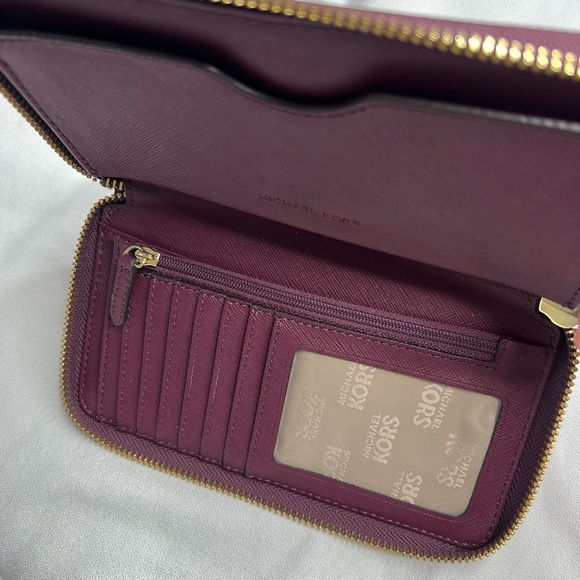 Michael Kors Jet Set Travel Large Phone Wristlet Wallet - Picture 5 of 9